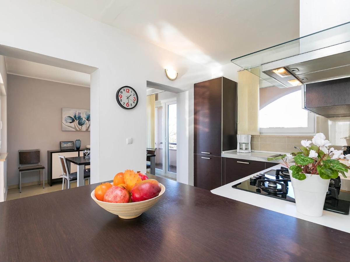 Holiday Appartment Tessa Porec Esterno foto