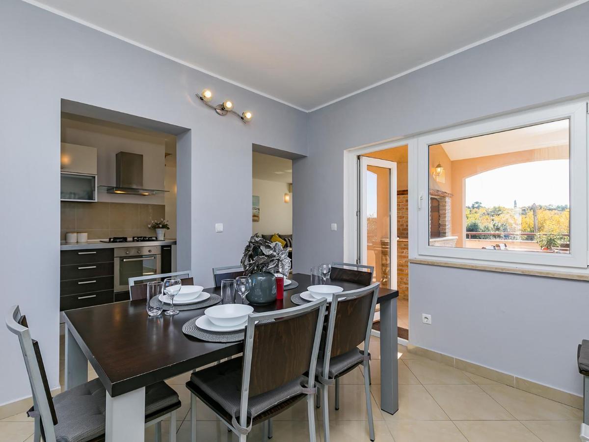 Holiday Appartment Tessa Porec Esterno foto
