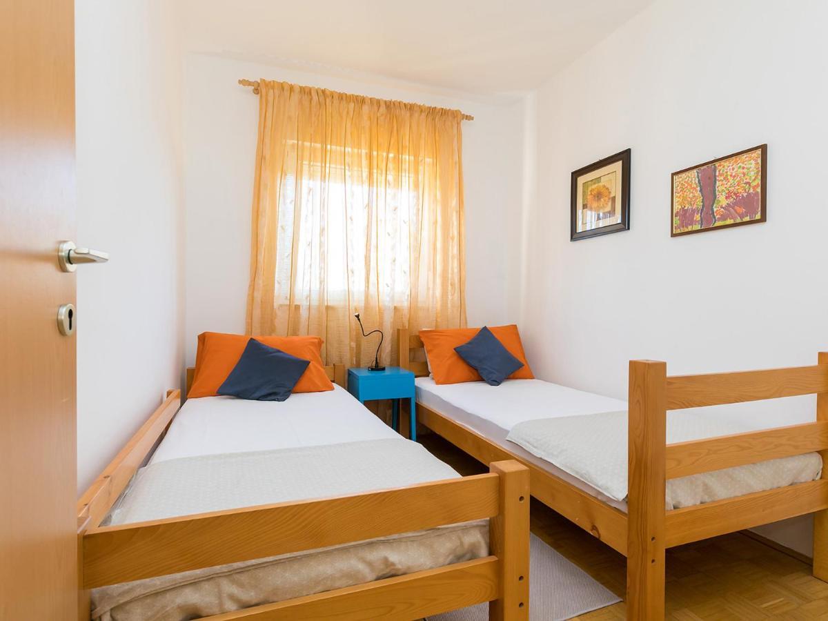 Holiday Appartment Tessa Porec Esterno foto