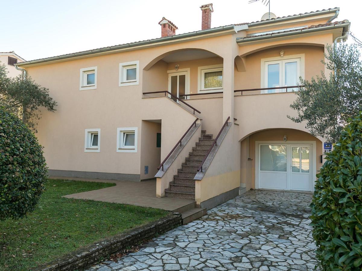 Holiday Appartment Tessa Porec Esterno foto